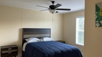 4 bedrooms, iron/ironing board, free WiFi, bed sheets
