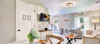 Garden Cottage · Garden Cottage - Fire Pit and Grill near Beaches