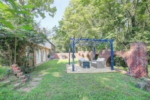 Property grounds - Garden Cottage · Garden Cottage - Fire Pit and Grill near Beaches (Lusby)