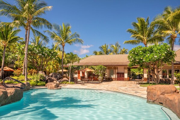 Outdoor pool - Hoolei Residences - CoralTree Residence Collection (Kihei)