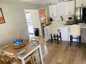 Dining - Entire house! 3 beds/ 2 bath close to airport (Salt Lake City)