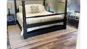 4 bedrooms, desk, iron/ironing board, free WiFi