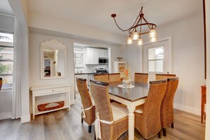 Dining - "Bright Summer Days" (Lake Worth)