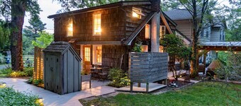 Cozy and eclectic Woodstock getaway