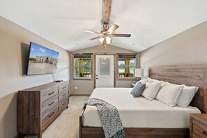 10 bedrooms, desk, iron/ironing board, travel crib - ** NEW 5 STAR HILL COUNTRY RETREAT ** (Dripping Springs)