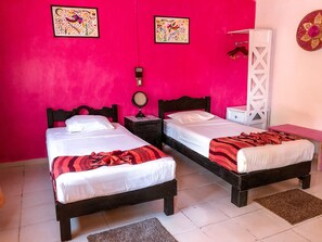 1 bedroom, free WiFi - La Adelita just 5 minutes walking to the public beach.   (Playa del Carmen)