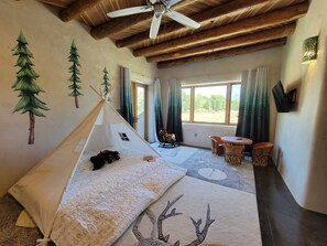 4 bedrooms, in-room safe, desk, free WiFi