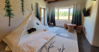 Casa Celia - Authentic Hacienda home in Taos with modern features