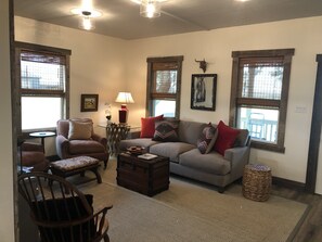 TV connectée, médiathèque, chaîne hi-fi