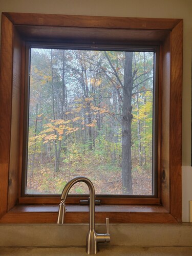 Cozy Cabin in the Woods with a Short walk to the Lake, ORV Trails, and Skiing!