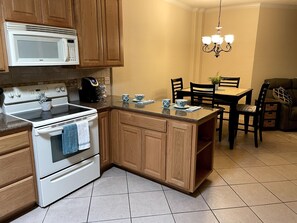 Fridge, microwave, oven, stovetop - Heart of Boerne Townhome 4 min walk to Hill Country Mile, Cibolo Creek & more! (Boerne)