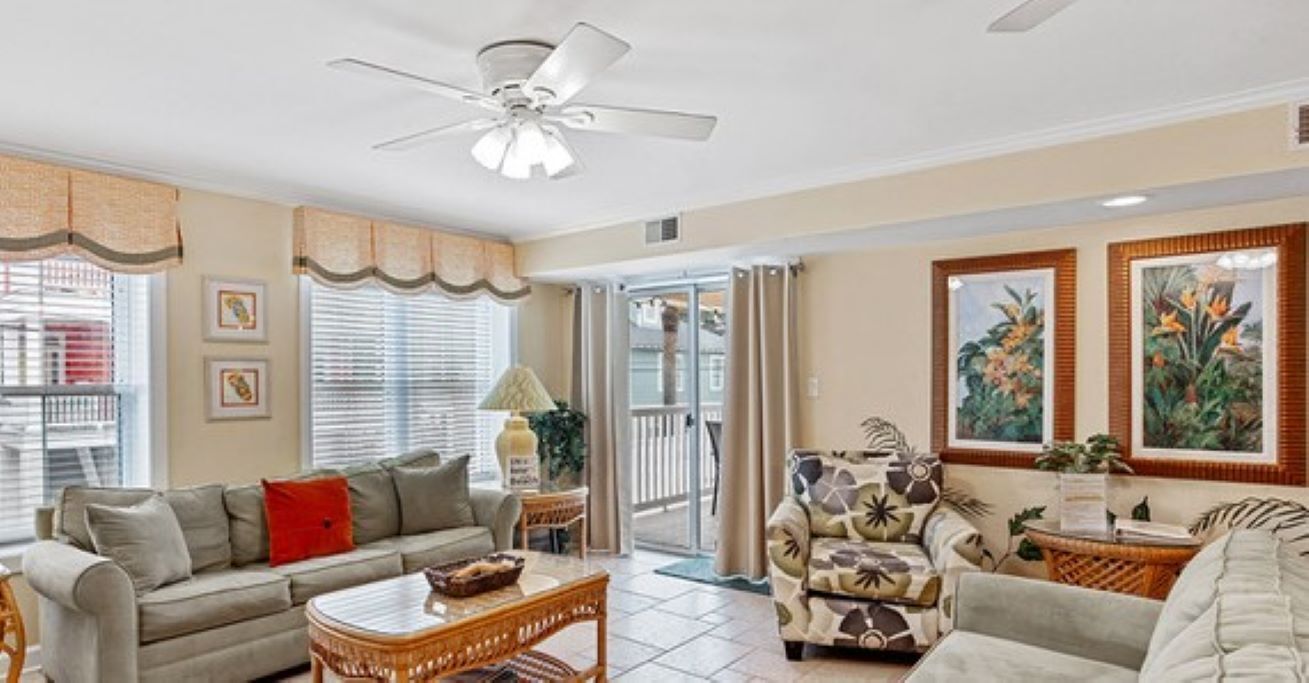 TV connectée, lecteur de DVD, livres