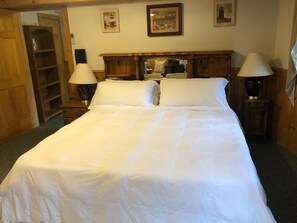 3 bedrooms, desk, free WiFi - White Mountain Chalet (North Woodstock)