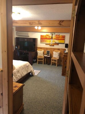 3 bedrooms, desk, free WiFi