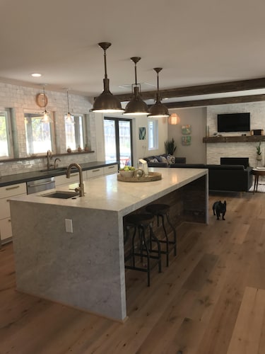 Explore Redwood forests on the Avenue of The Giants and the Eel river