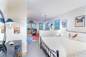 1 bedroom, iron/ironing board, free WiFi, bed sheets