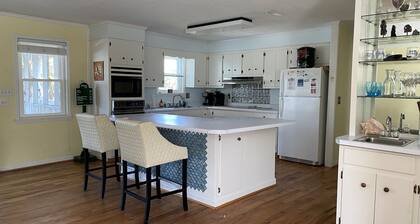 SNOWBIRD DISCOUNT! Partial OCEAN VIEW! Fenced yard bring doggo. WaterFront DOCK