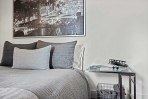 3 chambres, bureau, fer et planche à repasser, accès au Wi-Fi (inclus)