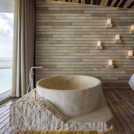 Couples treatment rooms, sauna, hot tub, steam room, hot springs