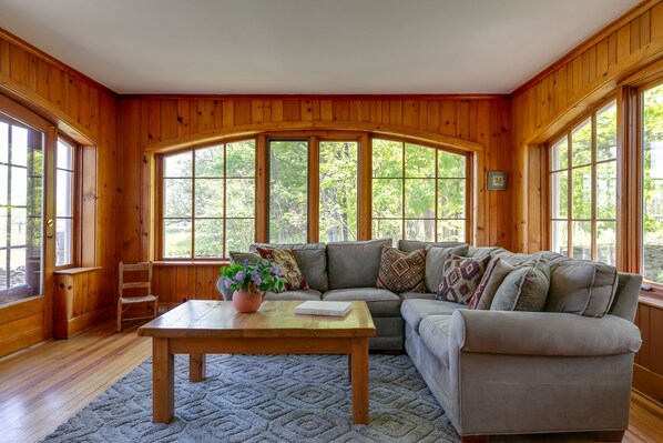 Smart TV, books, offices