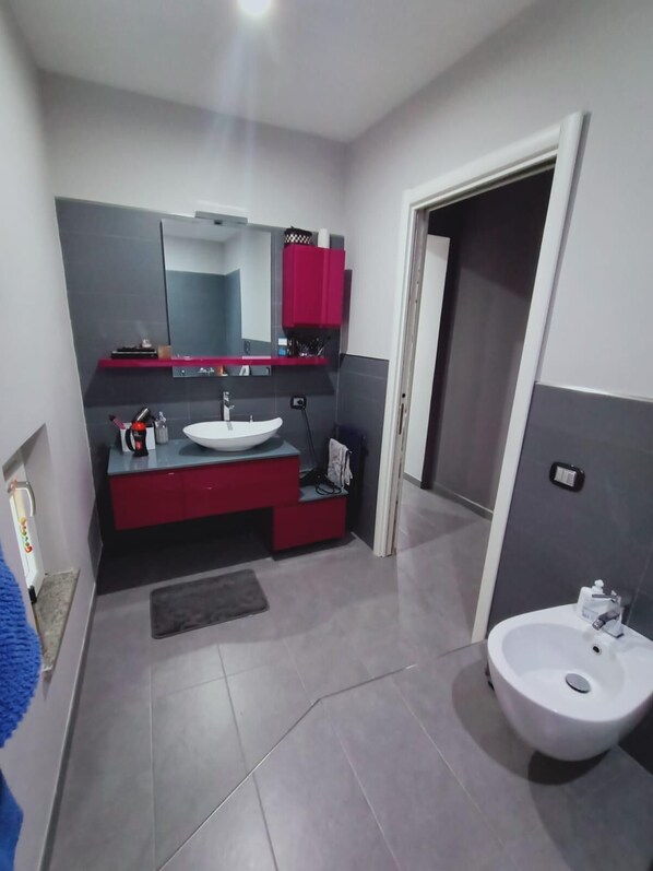 Baignoire, baignoire à jets, bidet