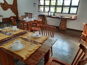 Free daily buffet breakfast - Pousada da Estação (Brotas)