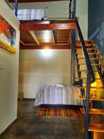 Quarto família | Frigobar, cortinas blackout, Wi-Fi de cortesia, roupa de cama