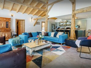 TV, peis, videospill og DVD-spiller