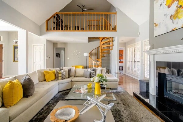 Smart TV, fireplace, offices, computer monitors