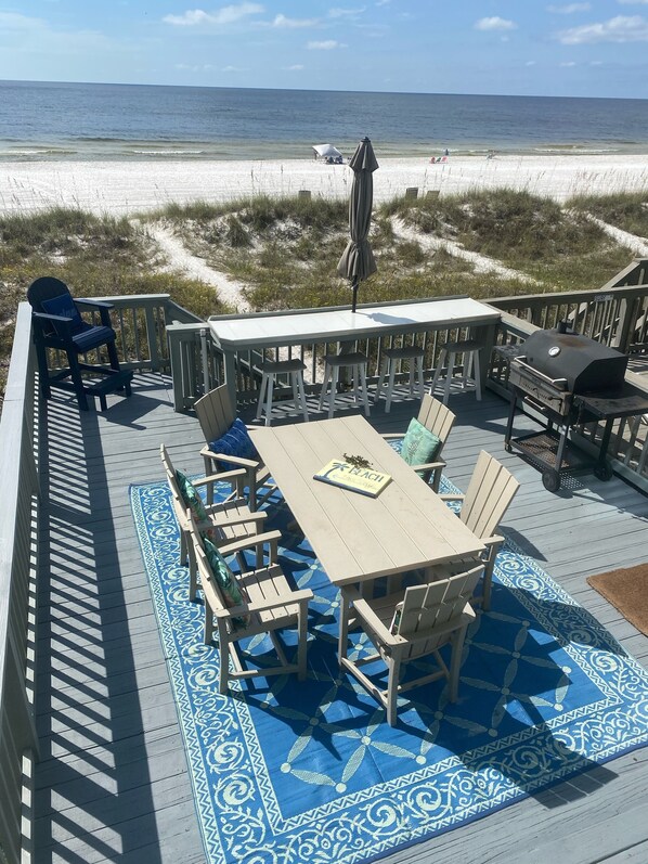 Outdoor dining - On the Beach #EZ Grace West end , Pier park Beautiful Sunsets  #Peaceful (Panama City Beach)