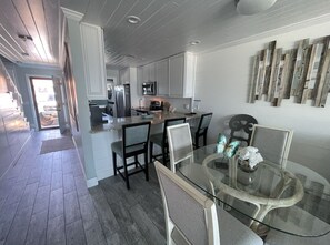Dining - On the Beach #EZ Grace West end , Pier park Beautiful Sunsets  #Peaceful (Panama City Beach)