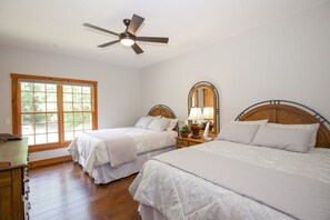 4 bedrooms, iron/ironing board, free WiFi, bed sheets