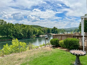 Terrace/patio - Lake Front ~ 2 BR WALK-IN with Large Deck! FREE TICKETS INCLUDED! (AP79-1) (Branson)