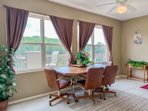 Dining - Lake Front ~ 2 BR WALK-IN with Large Deck! FREE TICKETS INCLUDED! (AP79-1) (Branson)