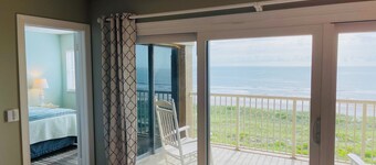 Endless Oceanfront Upper Floor Views of Ocean/Pier from this Wonderful Condo!