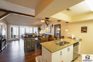 Interior - Penthouse 2 BD Condo Near The Strip ~ Pool ~ FREE TICKETS INCLUDED! (CL-D11) (Branson)