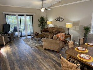 Living area - Updated 2 BR | Central Location | 2 Pools & Hot Tub | FREE TICKETS INCLUDED!! (FHD-18) (Branson)
