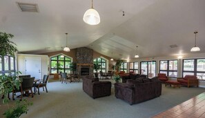 Interior - Walk In | Central Location | 2 Pools & Hot Tub | FREE TICKETS INCLUDED!! (FHE-14) (Branson)