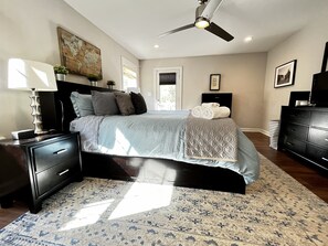 4 bedrooms, iron/ironing board, WiFi, bed sheets - Pets Welcome! Large 4 Bed Beach View Privately Own/Operated (Norfolk)