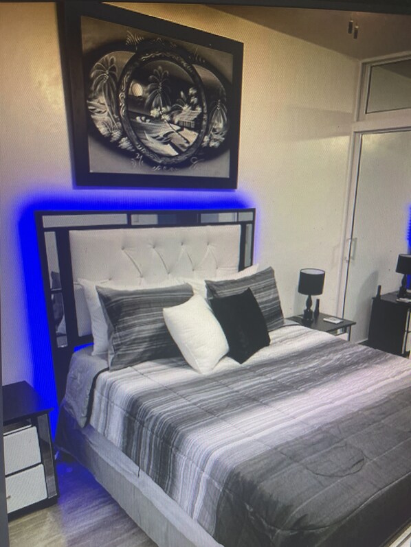 2 chambres, fer et planche à repasser, Wi-Fi gratuit, draps fournis