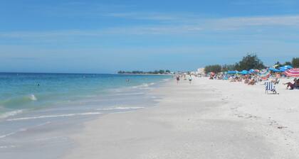 Shorewalk Palms Heaven 2BR Villa • 2 Pools & Heated Hot Tubs •Near IMG / Beaches