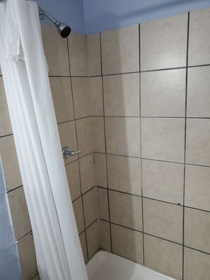 Comfort Room | Bathroom | Towels - Ranch motel (Colorado Springs)