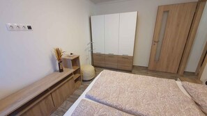 2 bedrooms, free WiFi - Holiday apartment newly renovated with air conditioning (Siófok)