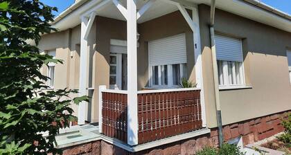 Apartamento vacacional recién reformado con aire acondicionado cerca de la playa