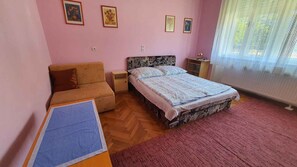 4 bedrooms, WiFi - Holiday apartment newly renovated with air conditioning near the beach (Siófok)