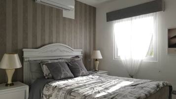 2 bedrooms, iron/ironing board, free WiFi