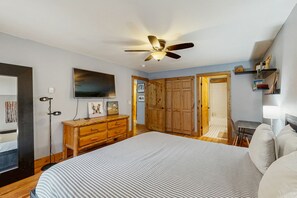 2 bedrooms, WiFi, bed sheets - Ground-Floor Condo with WiFi, Laundry & Prime Location - Walk Everywhere (Frisco)