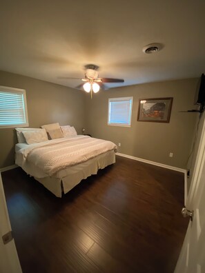 2 bedrooms, iron/ironing board, free WiFi, bed sheets