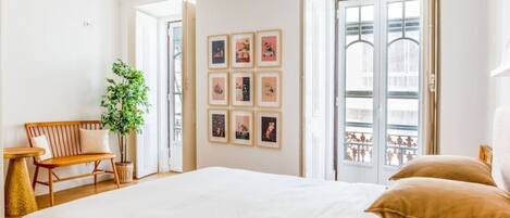 3 bedrooms, desk, iron/ironing board, WiFi