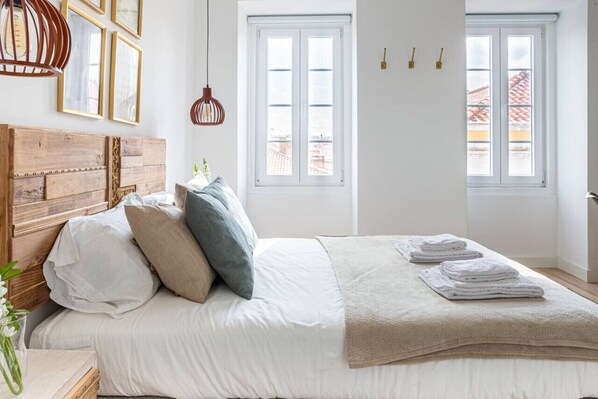 1 bedroom, desk, iron/ironing board, WiFi